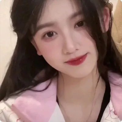 衣衫褴褛的罗尼